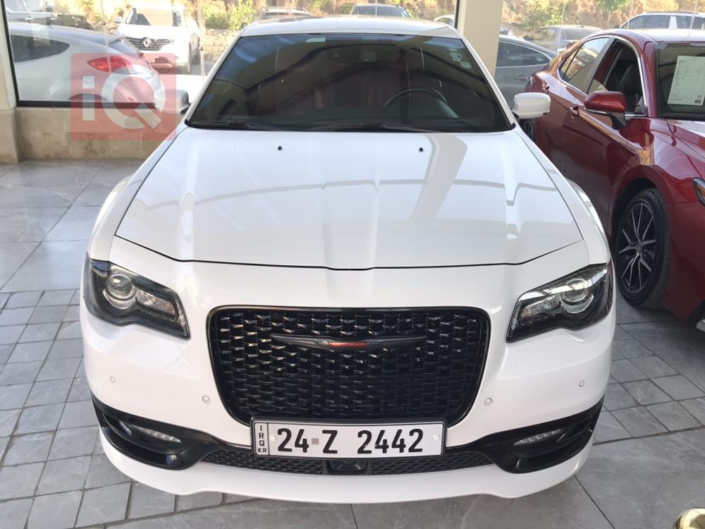 کرایسلەر 300